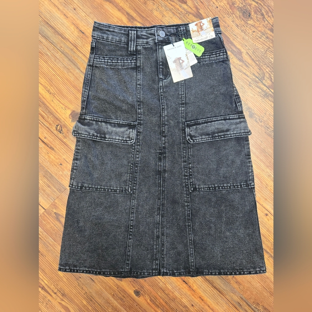 denim cargo midi skirt front open split 0/24 black nwt hi waist 4 pockets cute